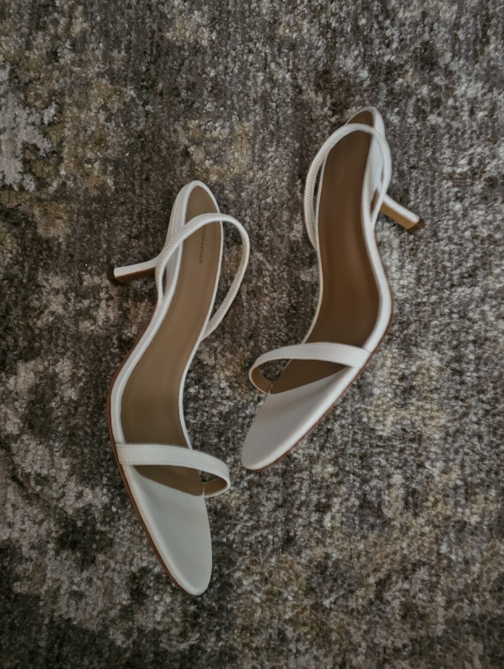 Reformation Kitten Heel - Picture 3 of 7